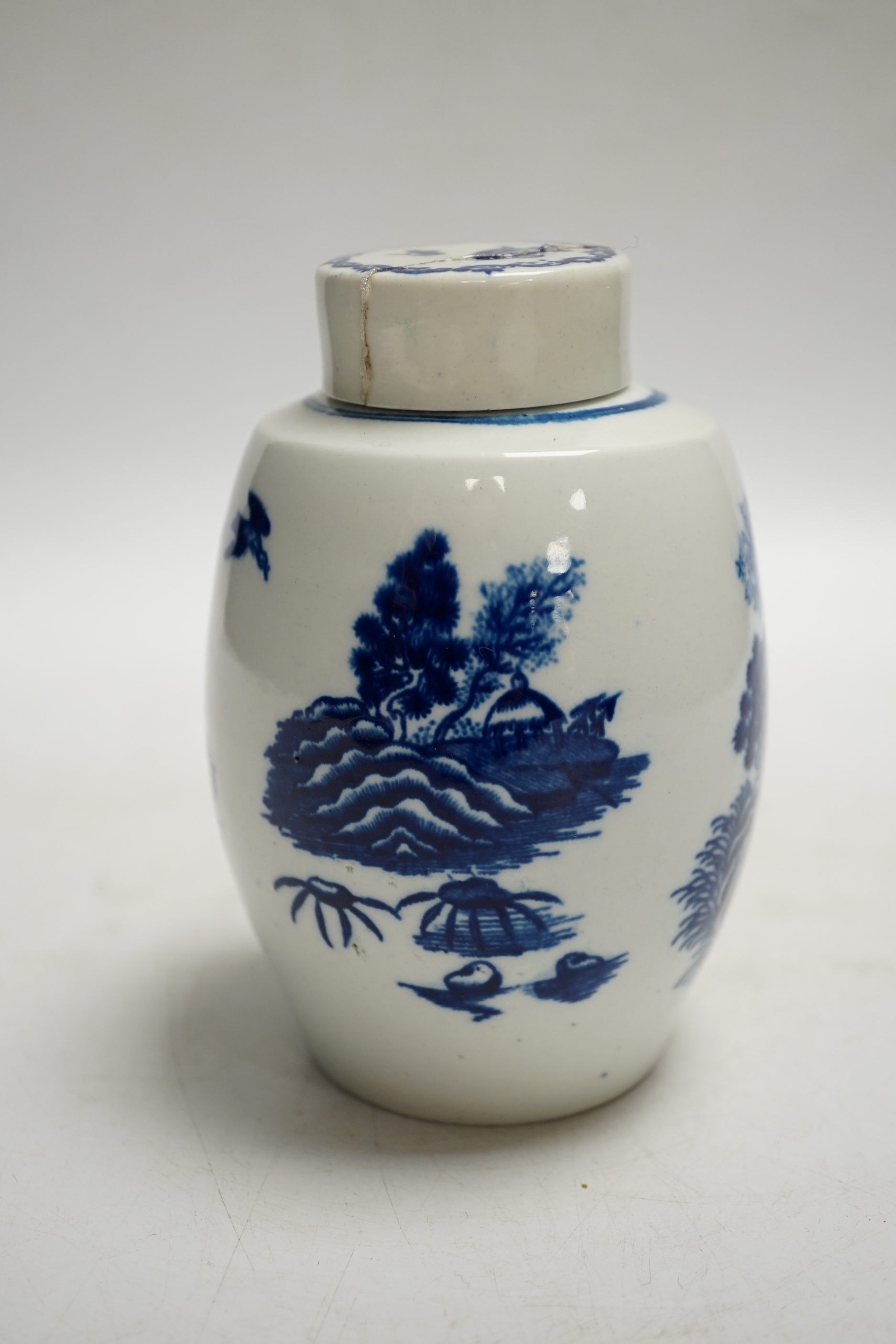 A Worcester fence pattern jar and cover, c.1770, 13cm high